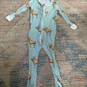 Milk barn 3-4t moose pajama onesie